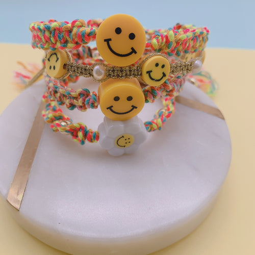 Smiley bracelets macrame